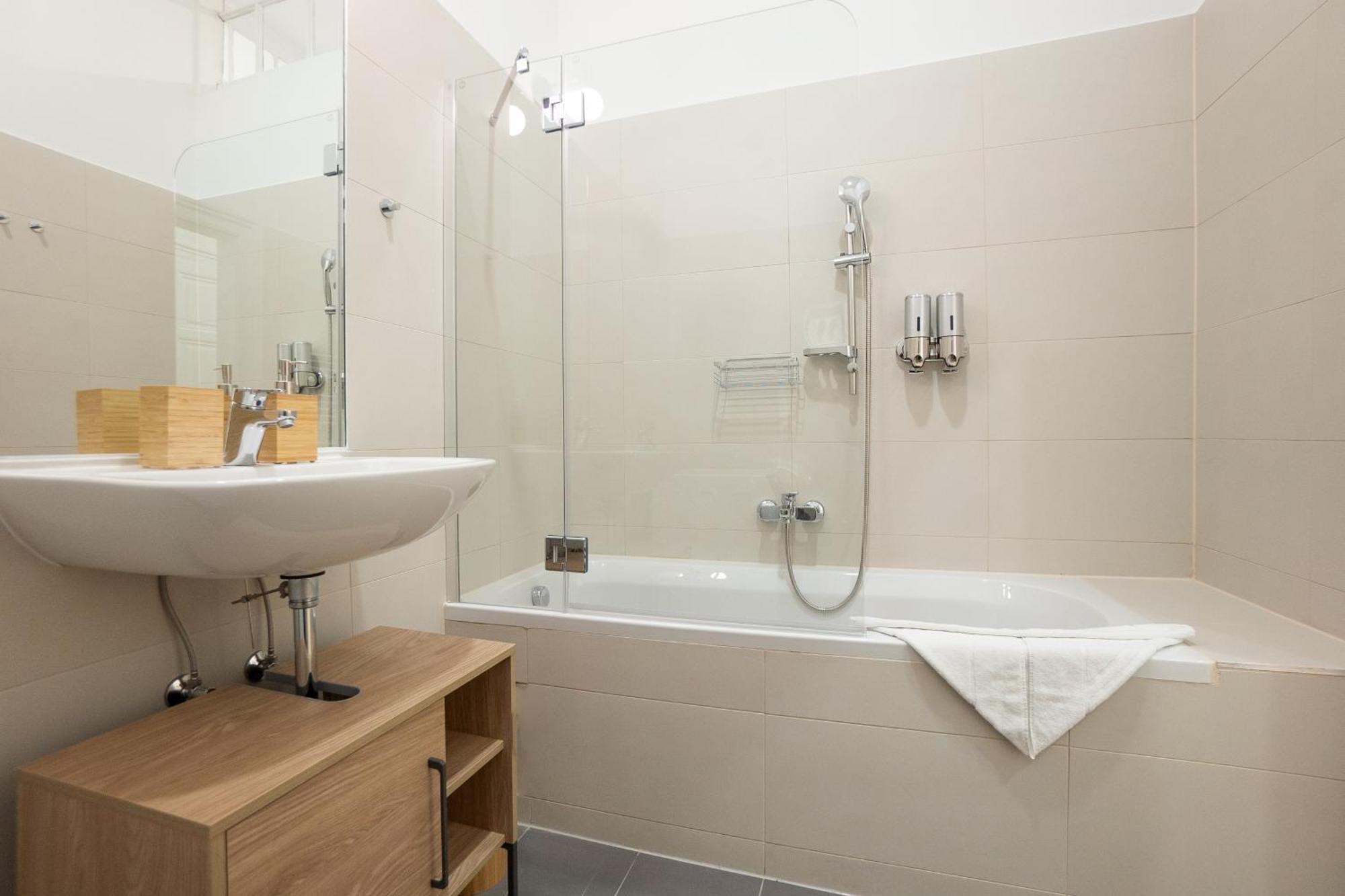 Spacious 110М2 Flat In The City Center Wien Eksteriør bilde